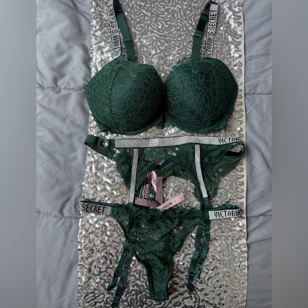 Victoria's Secret Emerald Green Lace Bra & Rhinestone Detail Panty/Garter Set